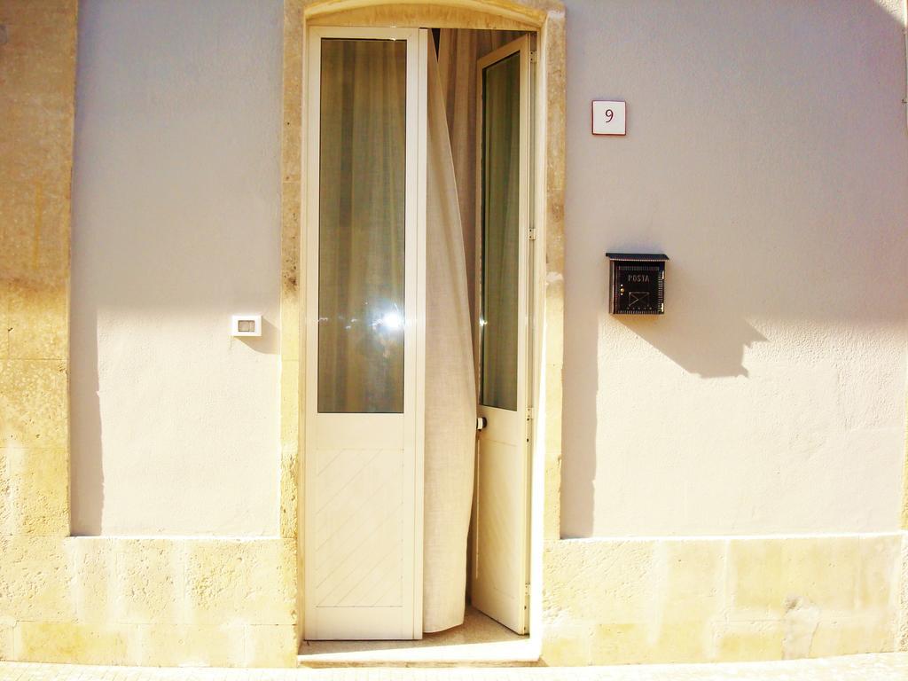 A Casa Di Vivi Hotel Martano Exterior foto